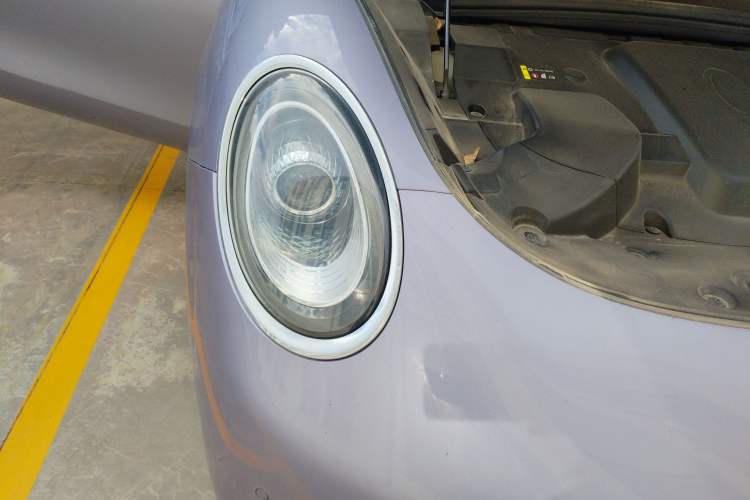 Used ORA Lightning Cat 2022 555 km Luxury Edition Right Front Headlight