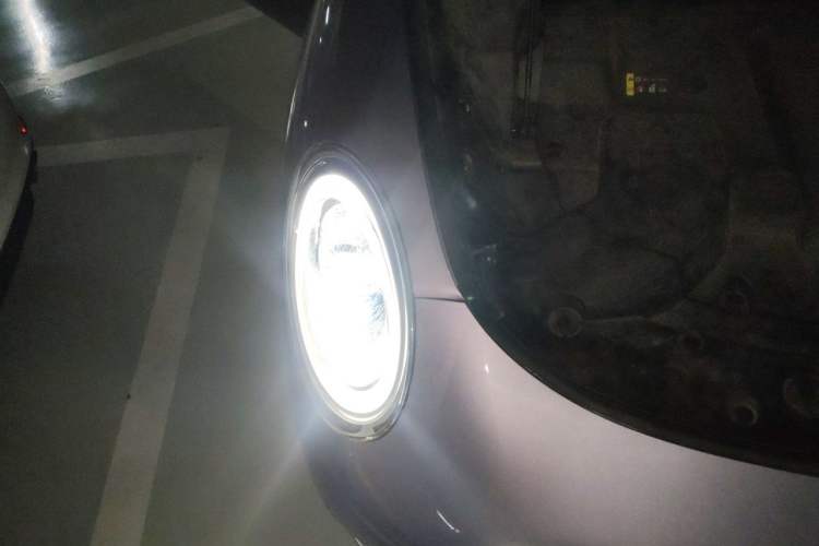 Used ORA Lightning Cat 2022 555 km Luxury Edition Right Front Headlight