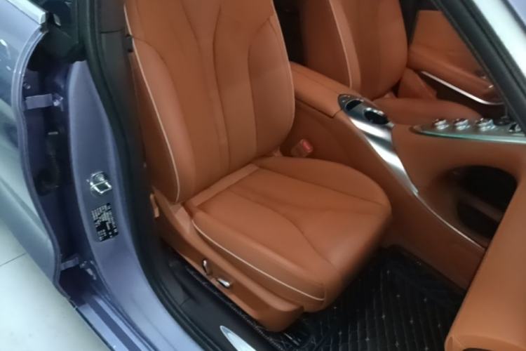 Used ORA Lightning Cat 2022 555 km Luxury Edition Right Front Seat