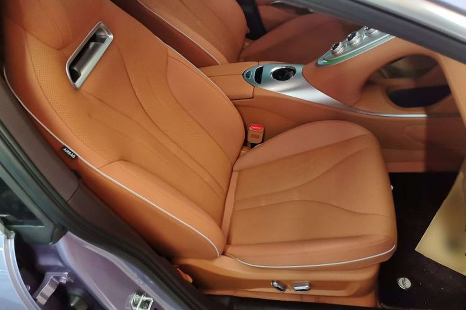 Used ORA Lightning Cat 2022 555 km Luxury Edition Right Front Seat