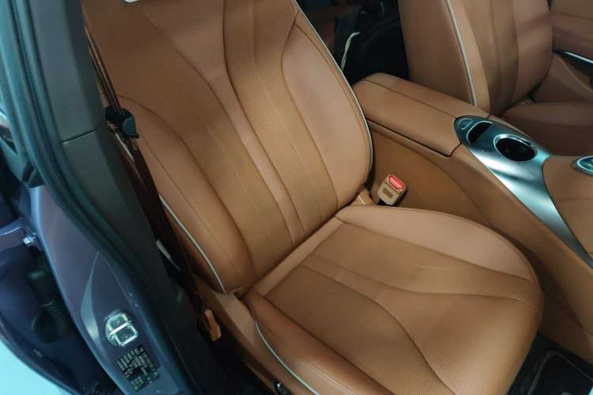 Used ORA Lightning Cat 2022 555 km Luxury Edition Right Front Seat