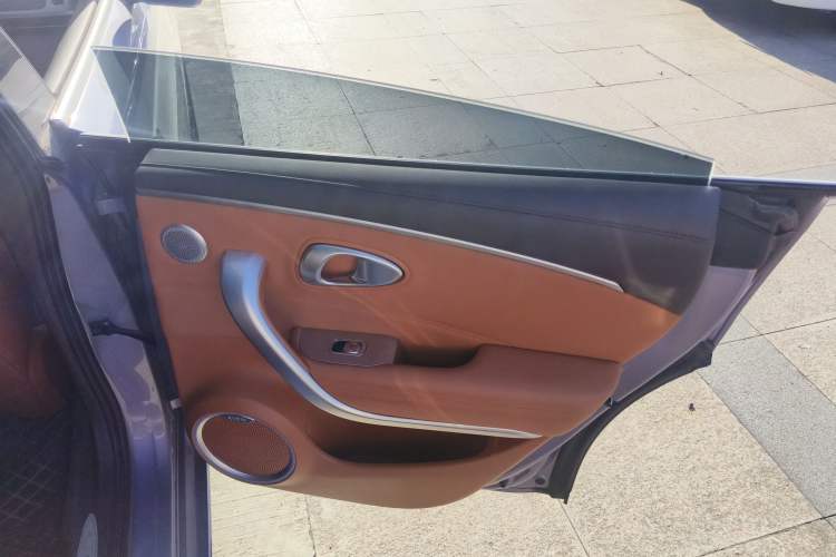 Used ORA Lightning Cat 2022 555 km Luxury Edition Right Rear Door Interior