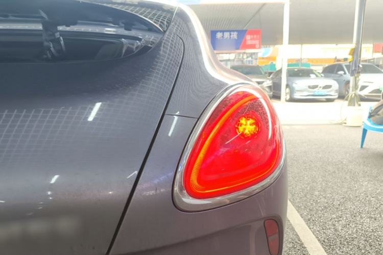 Used ORA Lightning Cat 2022 555 km Luxury Edition Right Rear Taillight