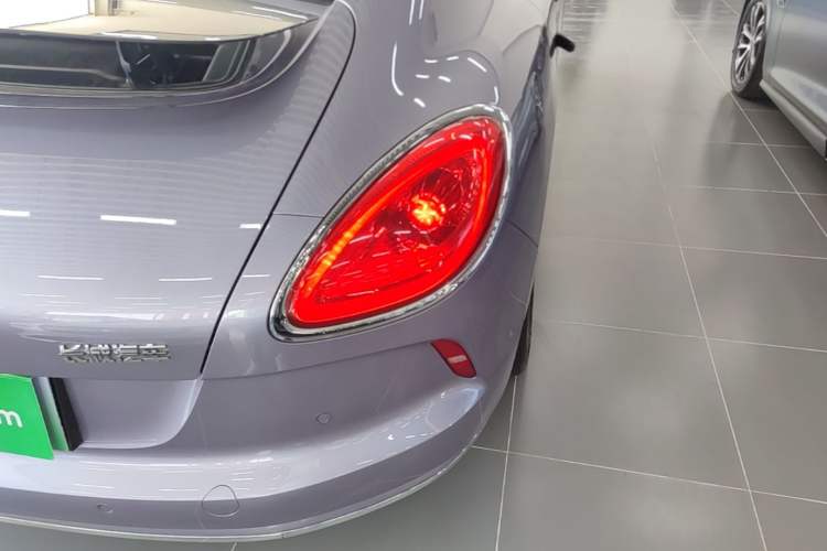Used ORA Lightning Cat 2022 555 km Luxury Edition Right Rear Taillight