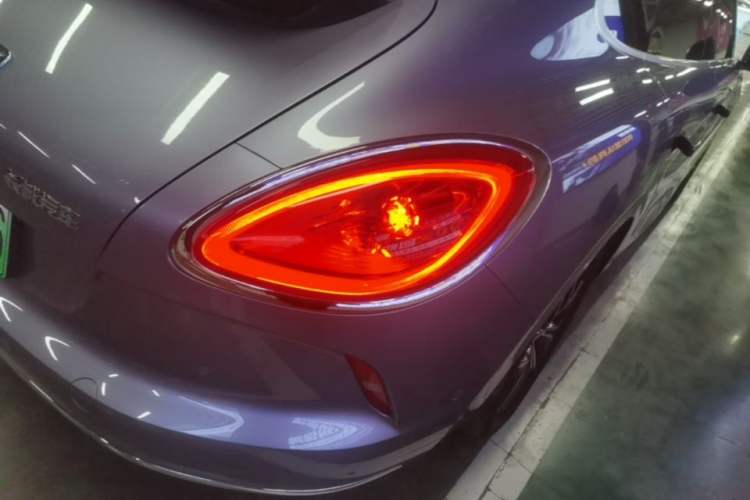 Used ORA Lightning Cat 2022 555 km Luxury Edition Right Rear Taillight