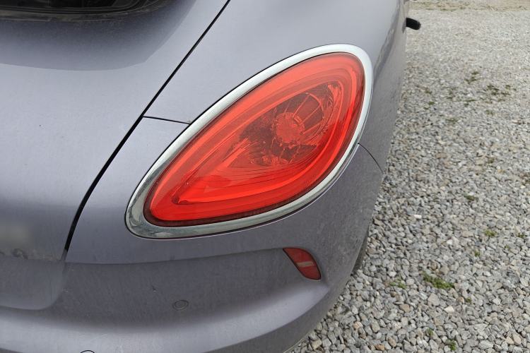 Used ORA Lightning Cat 2022 555 km Luxury Edition Right Rear Taillight