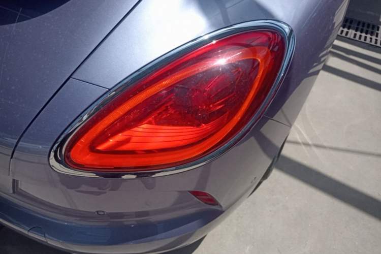 Used ORA Lightning Cat 2022 555 km Luxury Edition Right Rear Taillight