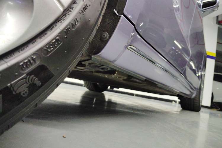 Used ORA Lightning Cat 2022 555 km Luxury Edition Right Side Sill