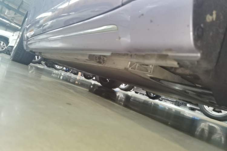 Used ORA Lightning Cat 2022 555 km Luxury Edition Right Side Sill