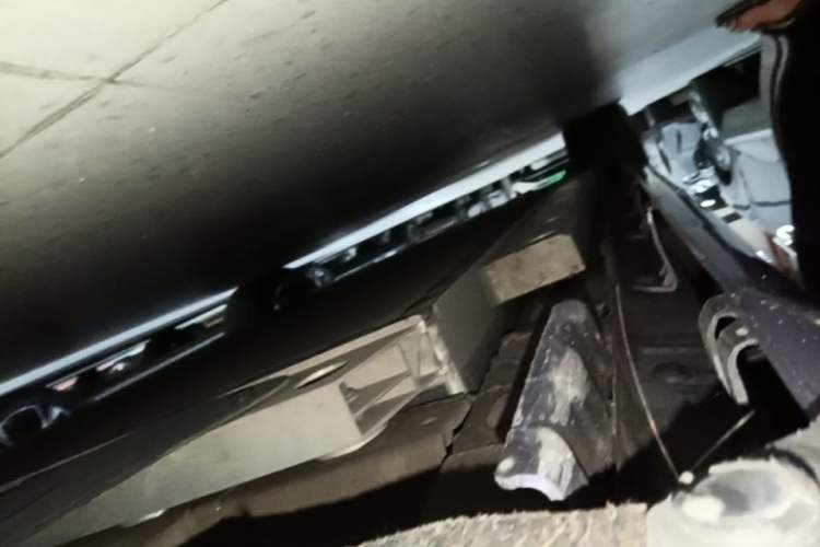 Used ORA Lightning Cat 2022 555 km Luxury Edition Right Side Sill