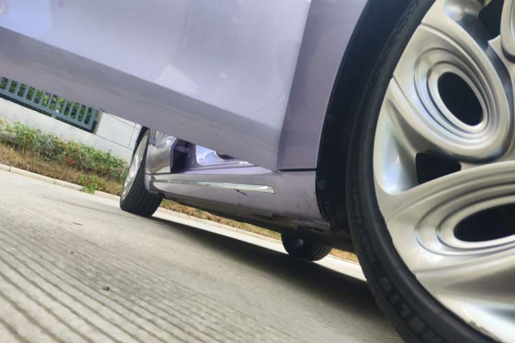 Used ORA Lightning Cat 2022 555 km Luxury Edition Right Side Sill