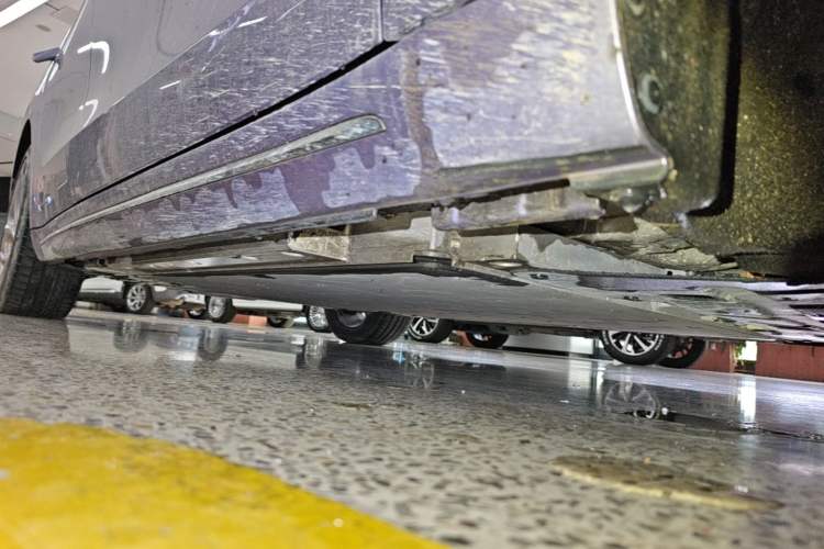 Used ORA Lightning Cat 2022 600 km All-Wheel Drive High-Performance Version Right Side Sill