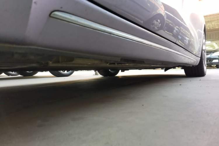 Used ORA Lightning Cat 2022 555 km Luxury Edition Right Side Sill