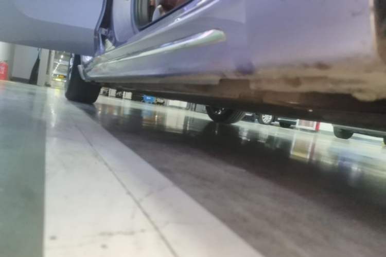 Used ORA Lightning Cat 2022 555 km Luxury Edition Right Side Sill