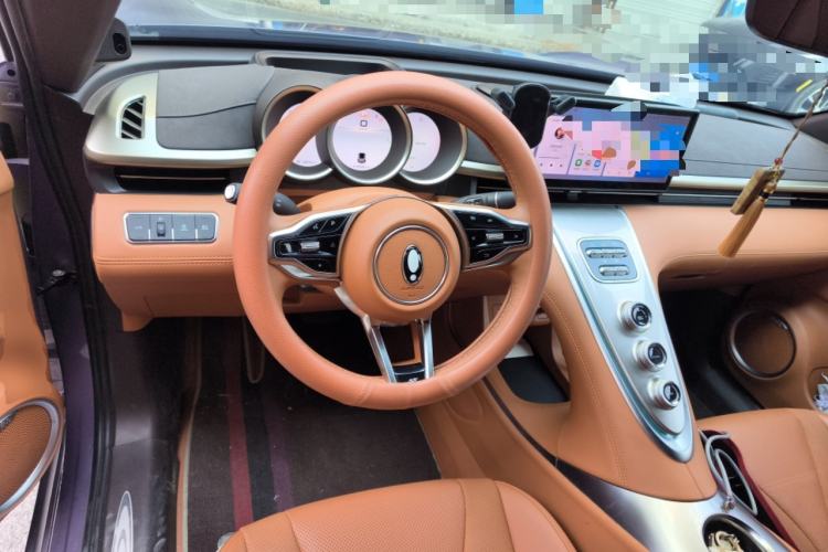 Used ORA Lightning Cat 2022 555 km Luxury Edition Steering Wheel