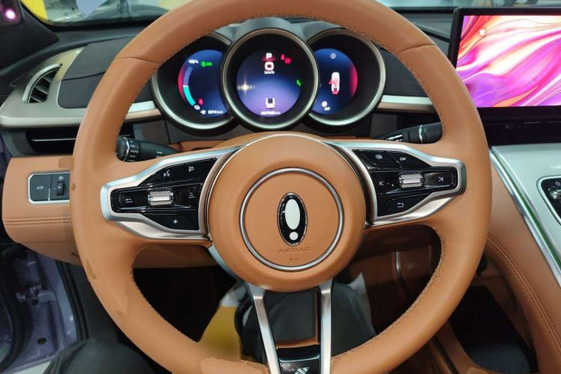 Used ORA Lightning Cat 2022 555 km Luxury Edition Steering Wheel