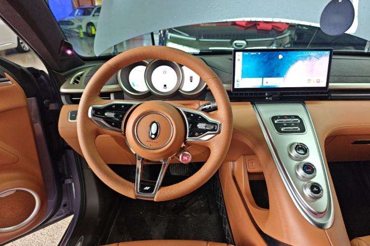 Used ORA Lightning Cat 2022 600 km All-Wheel Drive High-Performance Version Steering Wheel