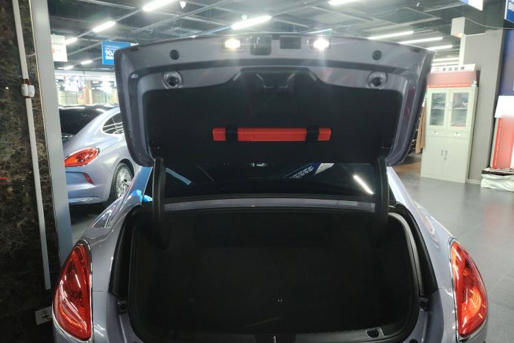 Used ORA Lightning Cat 2022 555 km Luxury Edition Trunk