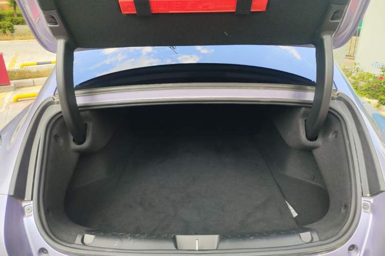 Used ORA Lightning Cat 2022 555 km Luxury Edition Trunk