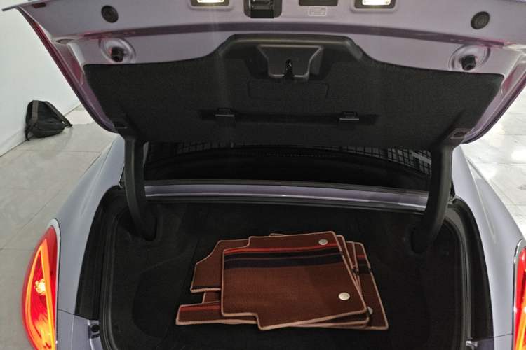 Used ORA Lightning Cat 2022 555 km Luxury Edition Trunk