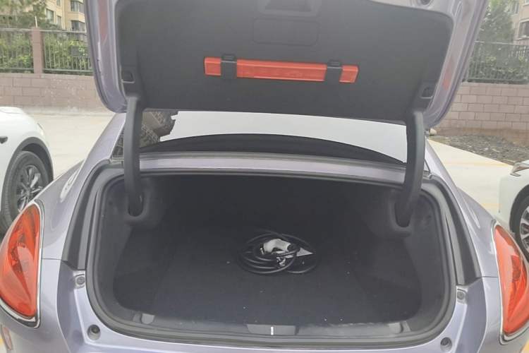 Used ORA Lightning Cat 2022 555 km Luxury Edition Trunk