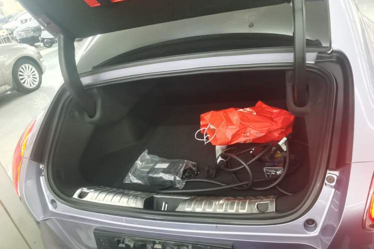 Used ORA Lightning Cat 2022 705 km Long-Range Version Trunk
