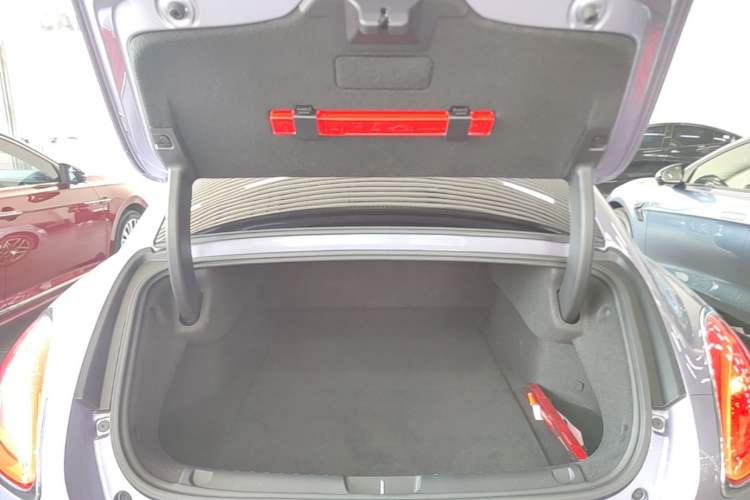 Used ORA Lightning Cat 2022 555 km Luxury Edition Trunk