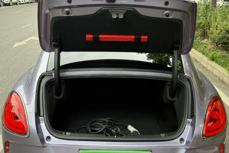 Used ORA Lightning Cat 2022 555 km Luxury Edition Trunk