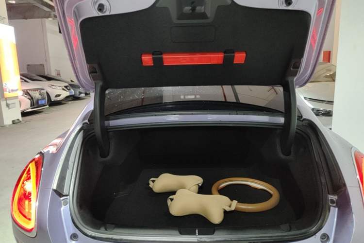 Used ORA Lightning Cat 2022 555 km Luxury Edition Trunk