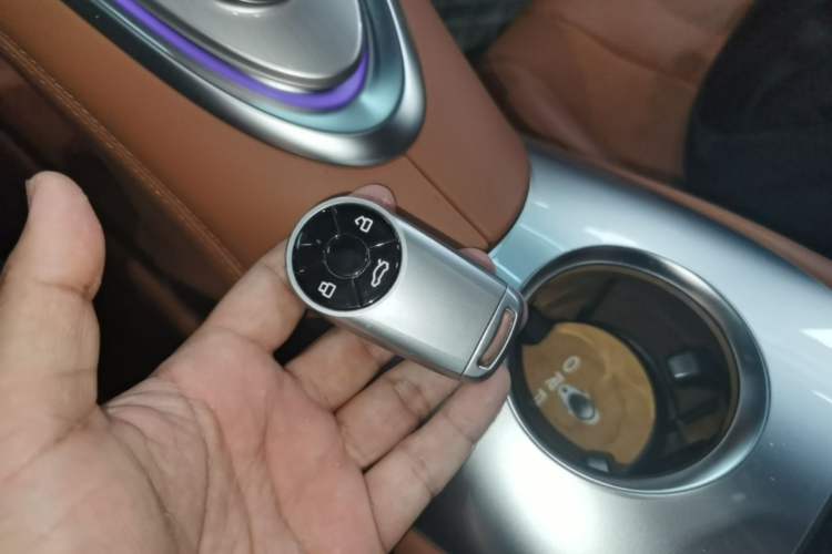 Used ORA Lightning Cat 2022 555 km Luxury Edition Vehicle Key