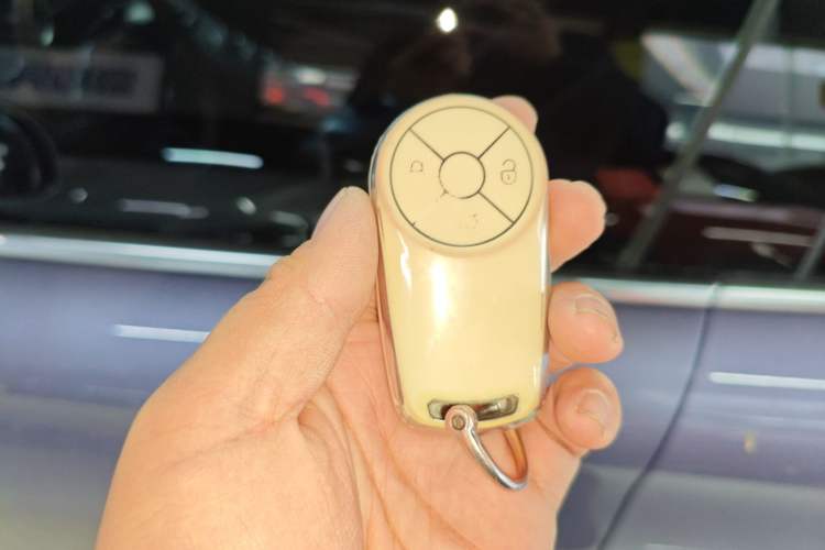 Used ORA Lightning Cat 2022 555 km Luxury Edition Vehicle Key