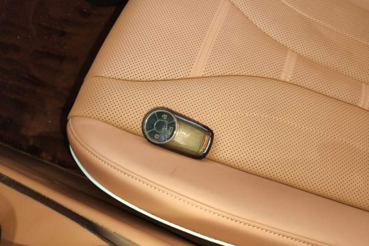 Used ORA Lightning Cat 2022 555 km Luxury Edition Vehicle Key