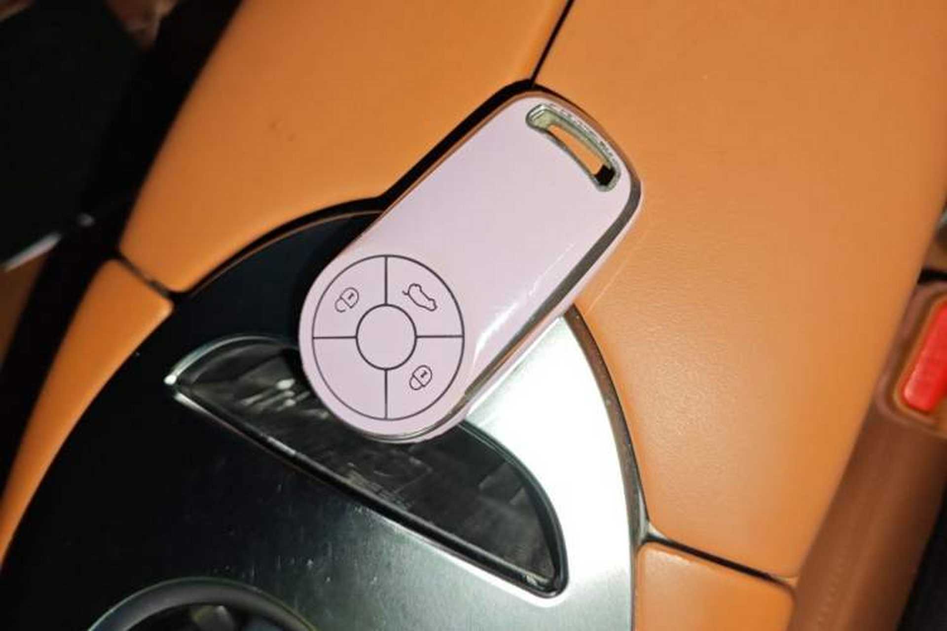 Used ORA Lightning Cat 2022 555 km Luxury Edition Vehicle Key