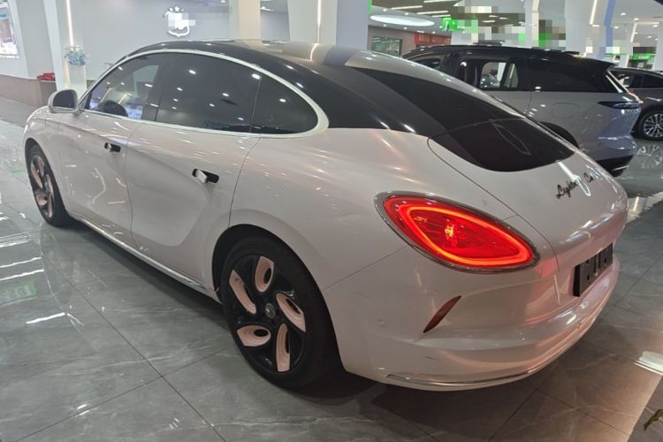 Used ORA Lightning Cat 2022 555 km Luxury Edition Rear Left 45 Deg