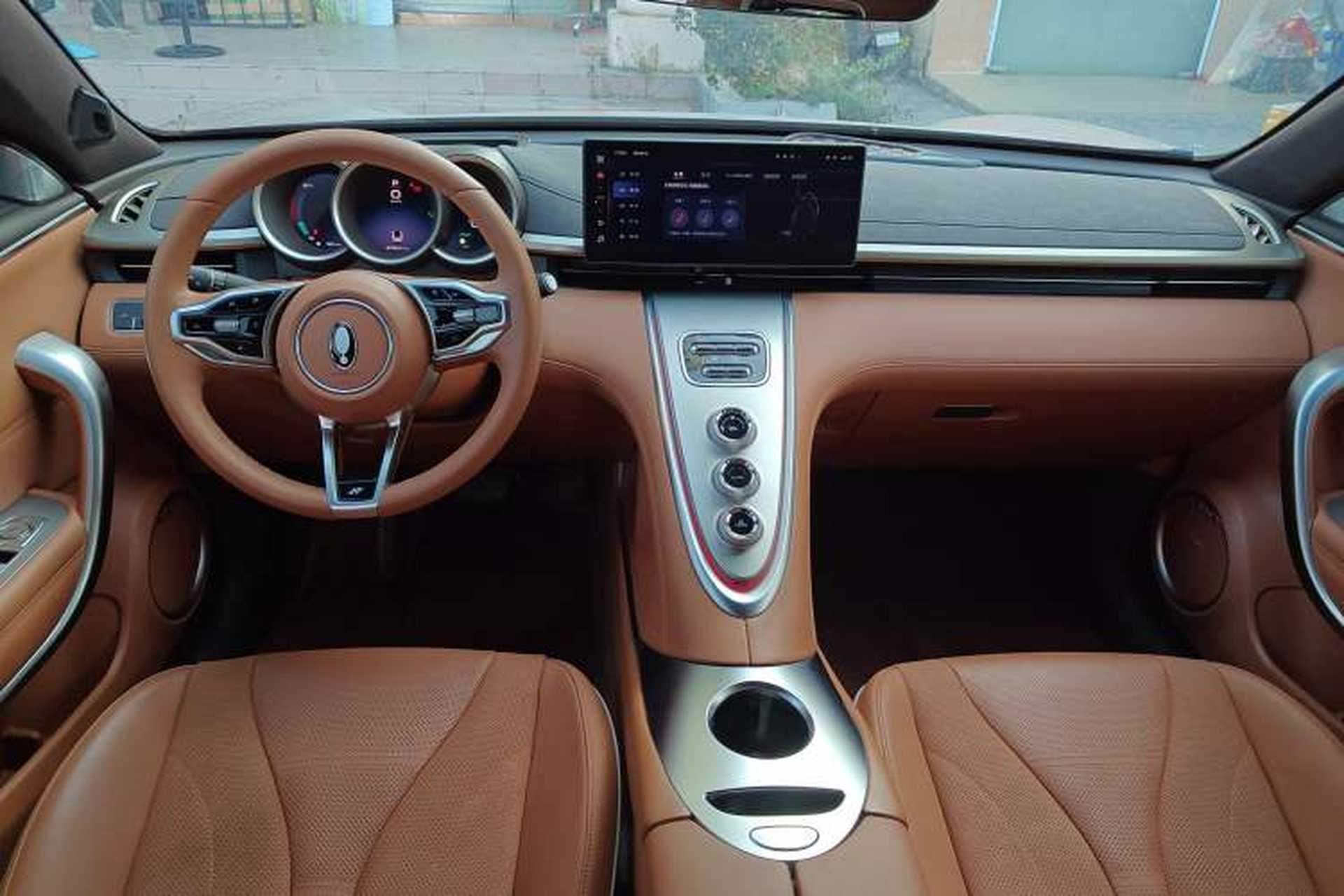 Used ORA Lightning Cat 2022 555 km Luxury Edition Center Console