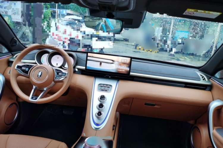 Used ORA Lightning Cat 2022 555 km Luxury Edition Center Console
