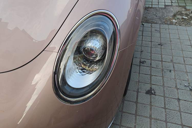 Used ORA Lightning Cat 2022 555 km Luxury Edition Left Front Headlight