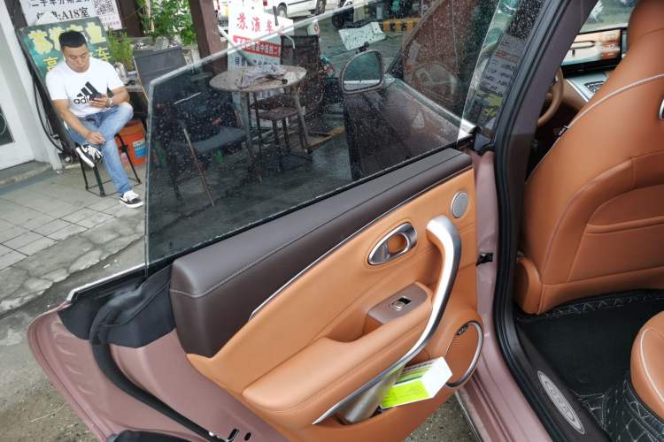 Used ORA Lightning Cat 2022 555 km Luxury Edition Left Rear Door Interior