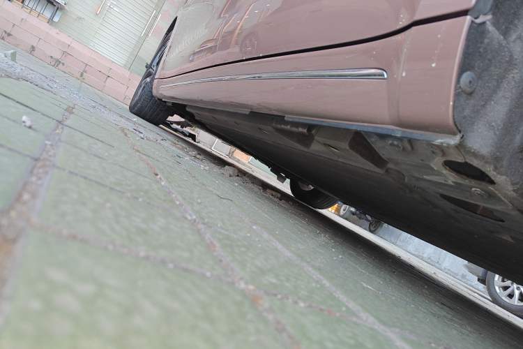 Used ORA Lightning Cat 2022 555 km Luxury Edition Left Side Sill