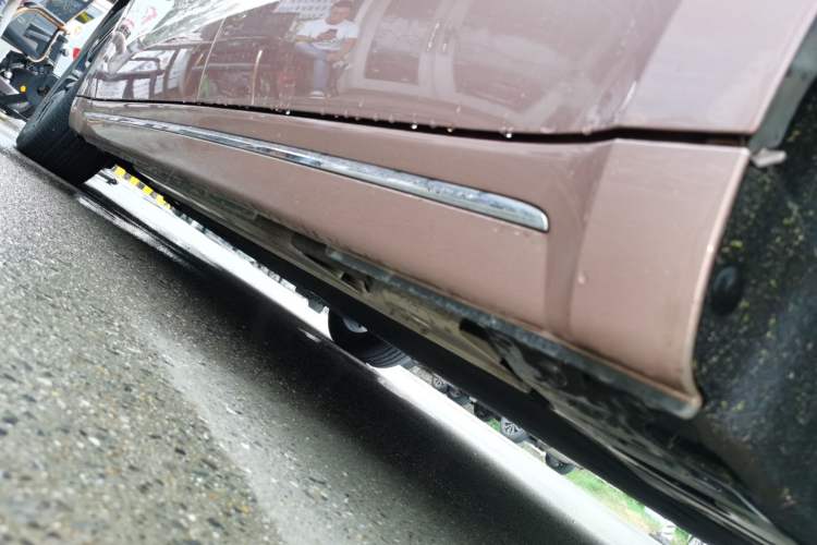 Used ORA Lightning Cat 2022 555 km Luxury Edition Left Side Sill