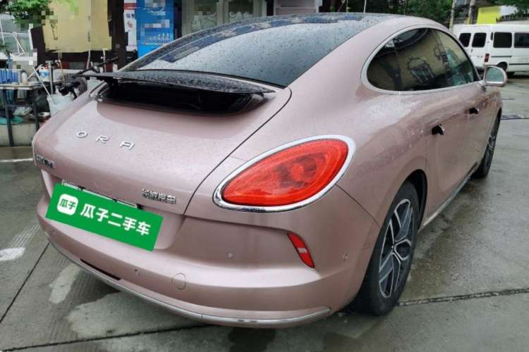 Used ORA Lightning Cat 2022 555 km Luxury Edition Rear Right 45 Deg