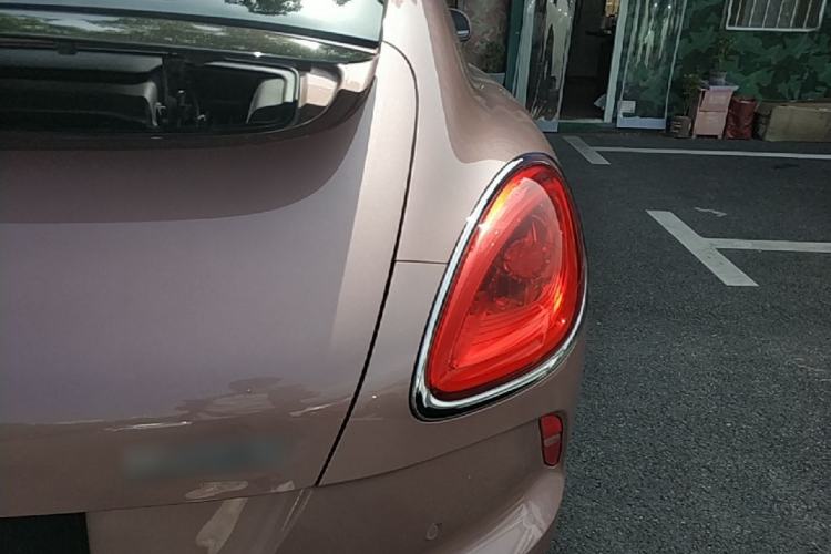 Used ORA Lightning Cat 2022 600 km All-Wheel Drive High-Performance Version Right Rear Taillight