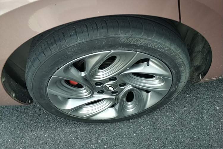Used ORA Lightning Cat 2022 600 km All-Wheel Drive High-Performance Version Right Rear Wheel Hub