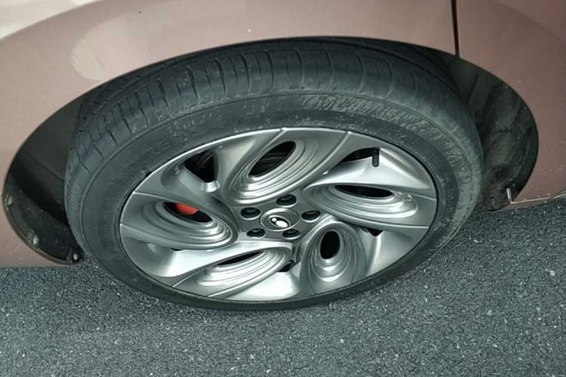 Used ORA Lightning Cat 2022 600 km All-Wheel Drive High-Performance Version Right Rear Wheel Hub