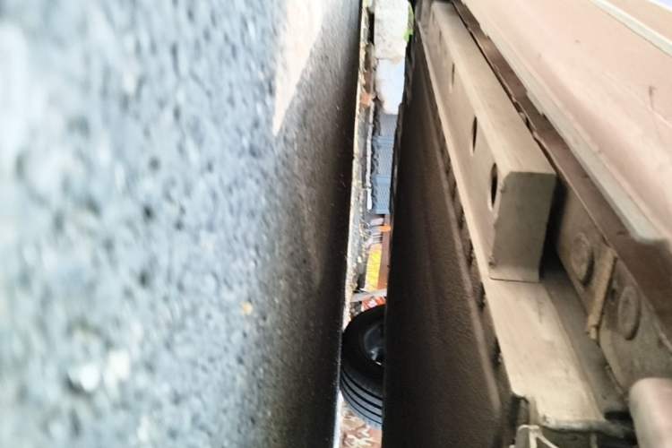 Used ORA Lightning Cat 2022 555 km Luxury Edition Right Side Sill
