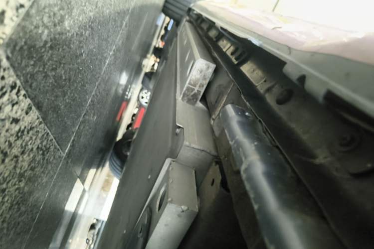 Used ORA Lightning Cat 2022 555 km Luxury Edition Right Side Sill