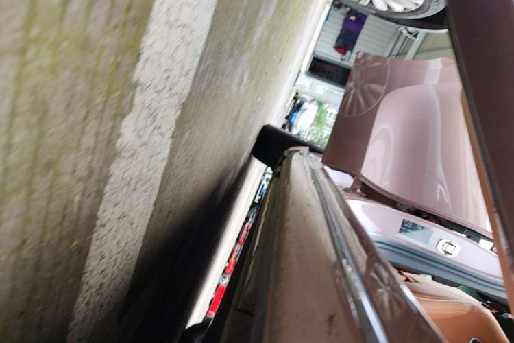 Used ORA Lightning Cat 2022 555 km Luxury Edition Right Side Sill