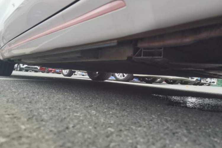 Used ORA Lightning Cat 2022 555 km Luxury Edition Right Side Sill