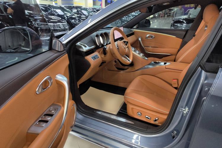 Used ORA Lightning Cat 2022 555 km Luxury Edition Driver Seat