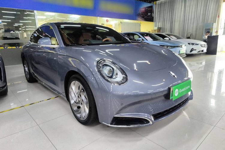 Used ORA Lightning Cat 2022 555 km Luxury Edition Front Right 45 Deg